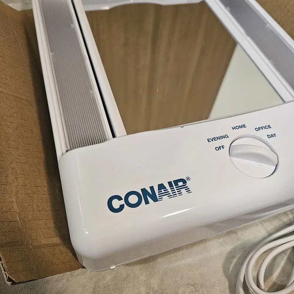 Conair Reflections Lighted Makeup Mirror 4 Settings 5x 1x Magnification TM8LX